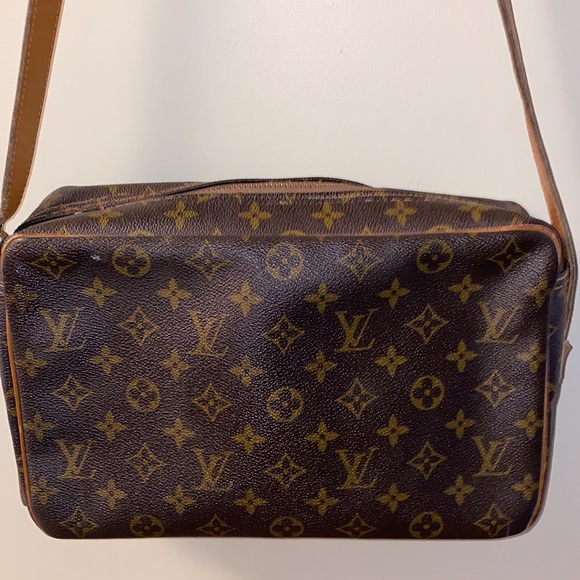 Rare Authentic Louis Vuitton Paris bag - Picture 2 of 14